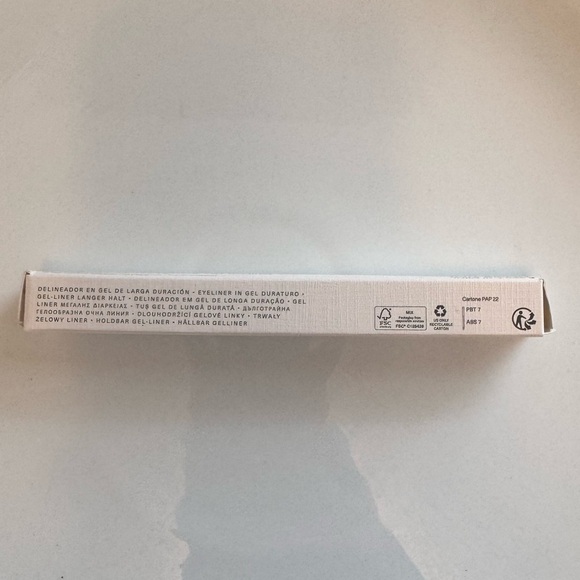 Rare Beauty Perfect Strokes Longwear & Waterproof
Gel Eyeliner in True Brown - Picture 8 of 10